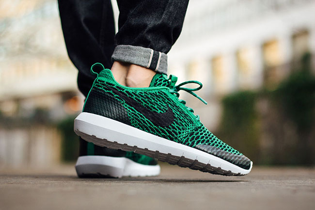 Nike Roshe NM Flyknit SE Lucid Green