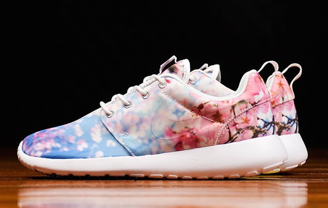 nike roshe run cherry blossom
