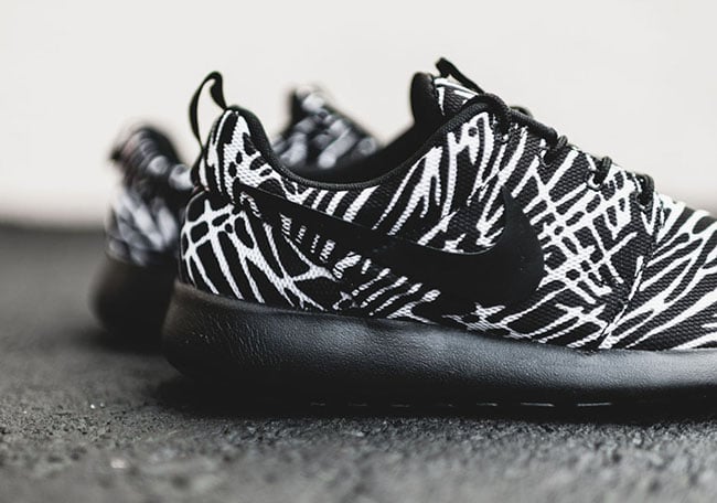 Nike WMNS Roshe One Print Black White