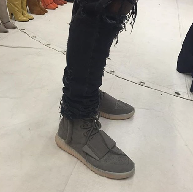 liderazgo Telégrafo defecto adidas Yeezy 750 Boost Grey Gum | SneakerFiles
