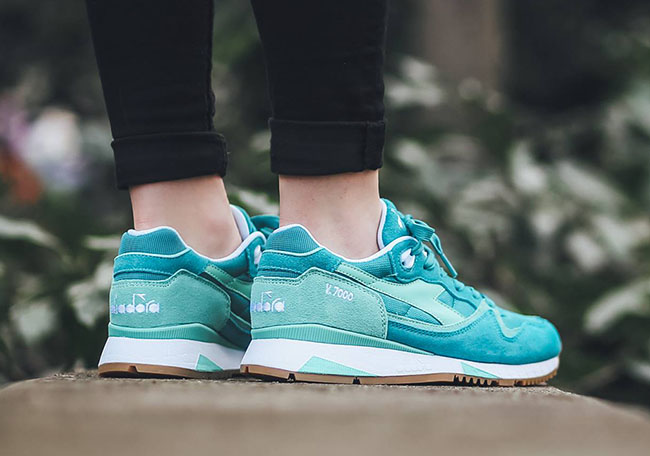 Diadora V7000 Aqua Pack