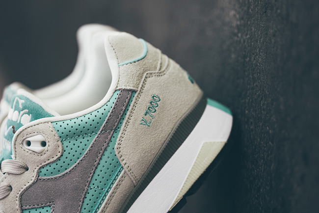 Diadora V7000 Cyan Blue