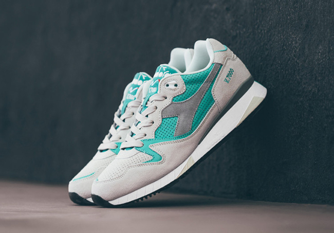 diadora v 7000