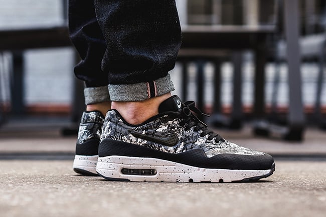 nike air max 1 moire black