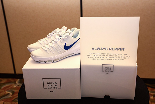 Duke Unboxes New Nike Basketball Delivery