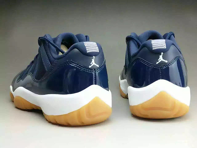 Air Jordan 11 Low Midnight Navy Gum