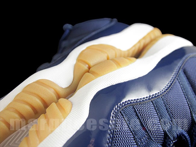 Jordan 11 Low Navy Gum