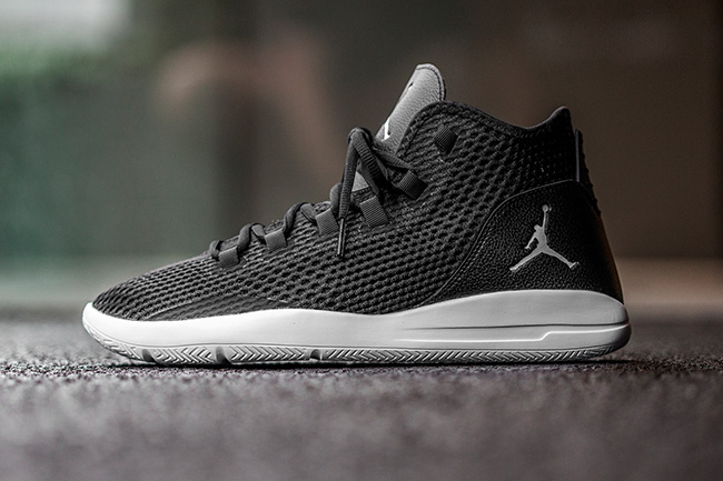 Jordan Reveal Black Grey