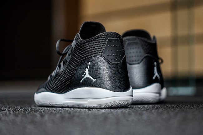 Jordan Reveal Black Grey