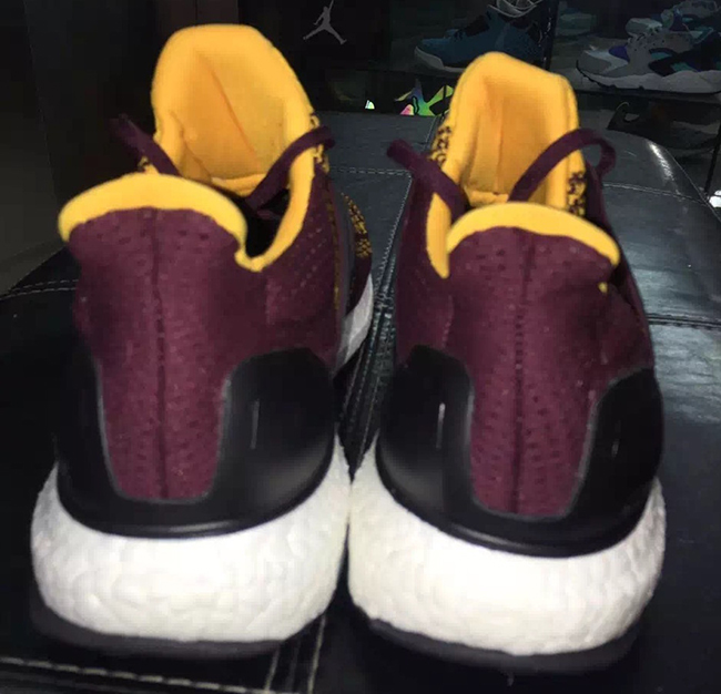 adidas Ultra Boost Redskins