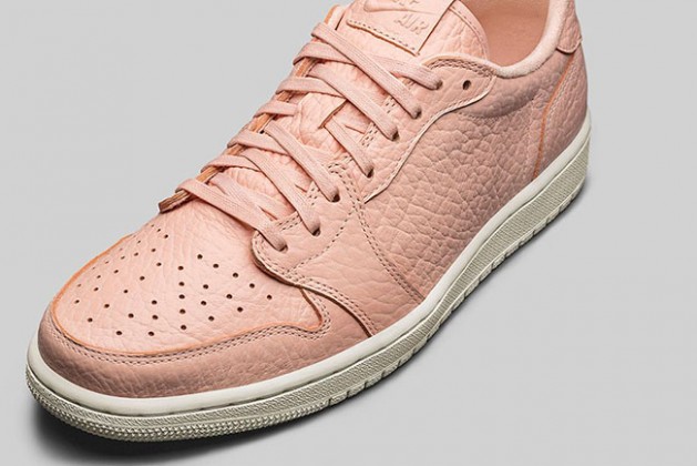 Nike Air Jordan Glow In The Dark Black And Gold Jordans