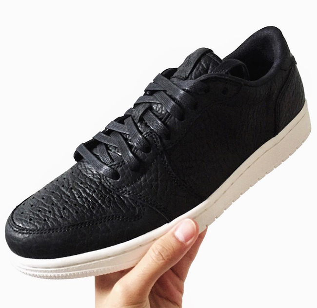 Air Jordan 1 Low No Swoosh Black