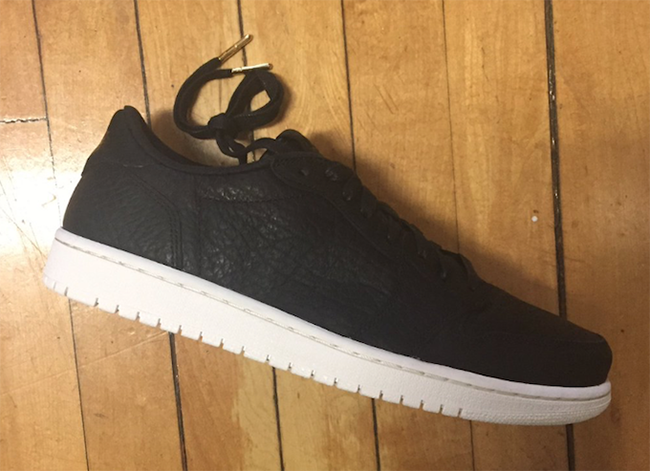 Air Jordan 1 Low Swooshless