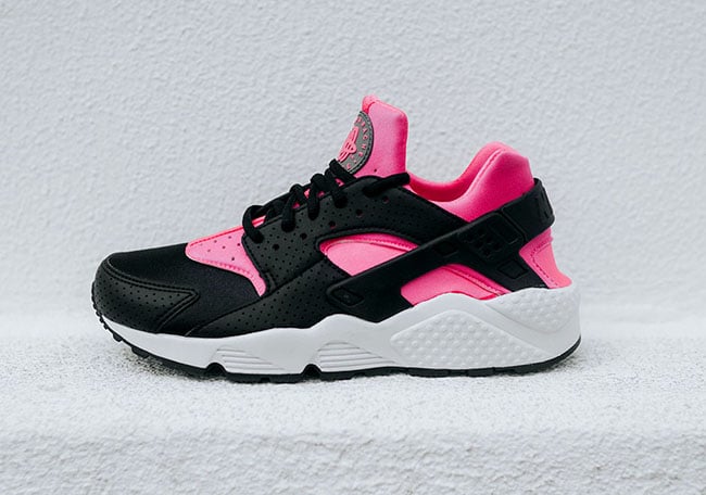 nike huarache black and pink