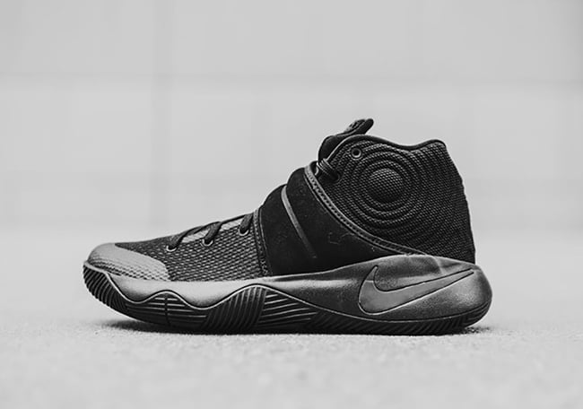 Triple Black Nike Kyrie 2