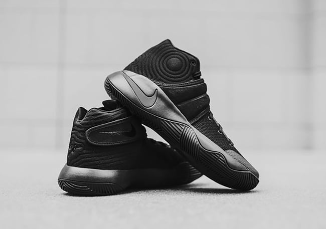 Triple Black Nike Kyrie 2