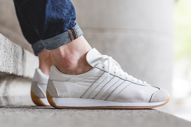 adidas country white