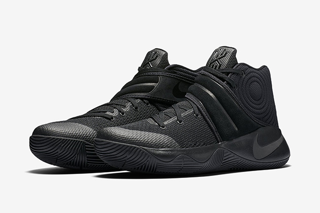 Kyrie 2 Triple Black