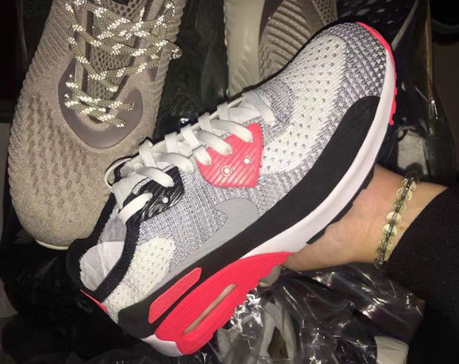 Nike Flyknit Air Max 90 Infrared