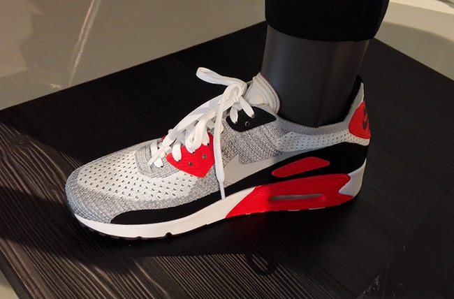 Nike Flyknit Air Max 90 Infrared