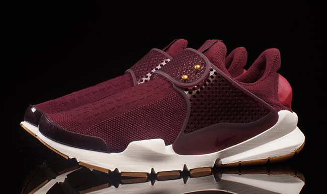 Nike Sock Dart Night Maroon Gum