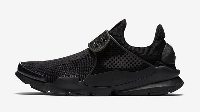 Triple Black Nike Sock Dart