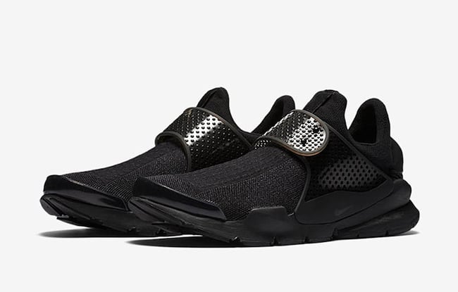 Triple Black Nike Sock Dart