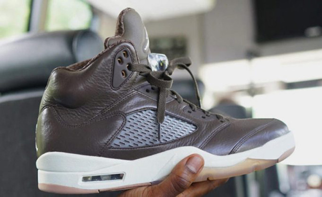 Anthony Hamilton Showcases Exclusive Air Jordan 5 ‘Brown Leather’