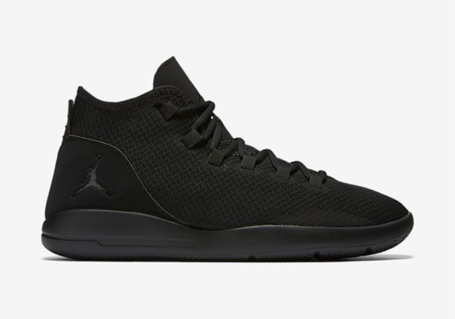 Jordan Reveal Triple Black