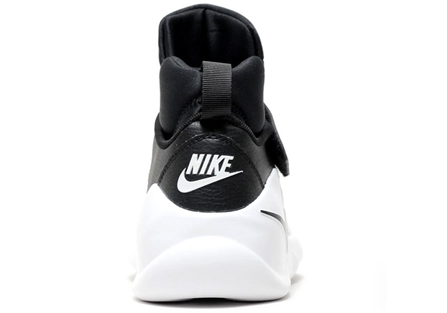 nike kwazi black and white