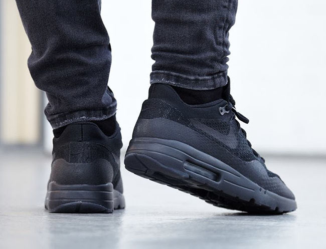 nike air max 1 ultra flyknit triple black