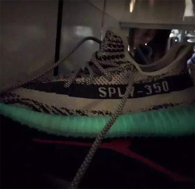 adidas Yeezy 350 Boost V2 Glow in the Dark