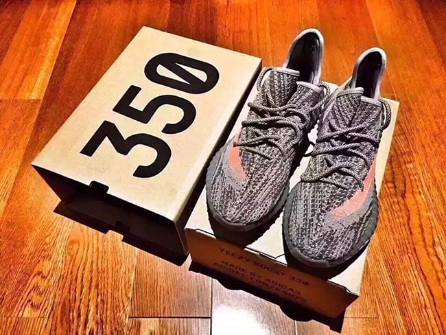 adidas Yeezy Boost 350 V2 Box