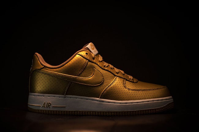 Nike Air Force 1 07 LV8 Olympic Gold