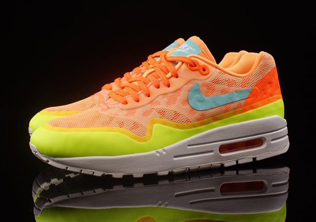 peach nike air max