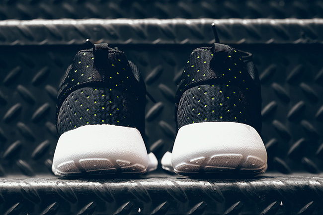 Nike Roshe One Perf Dot Pack Black