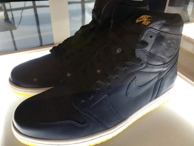 Air Jordan 1 Michigan PE