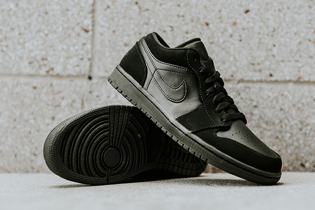 Blackout Air Jordan 1 Low