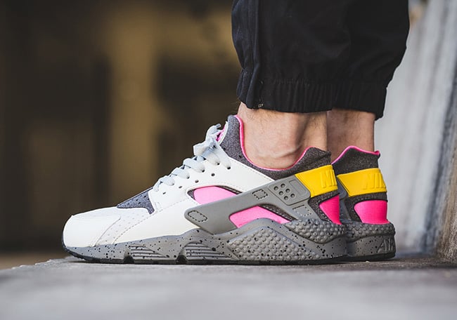 Nike Air Huarache SE Pink Blast