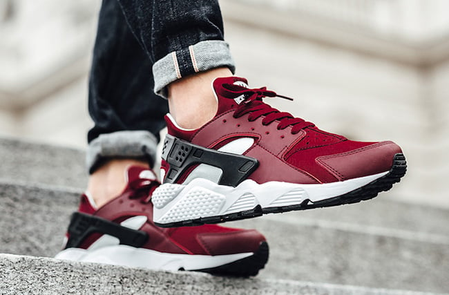 Nike Air Huarache Team Red