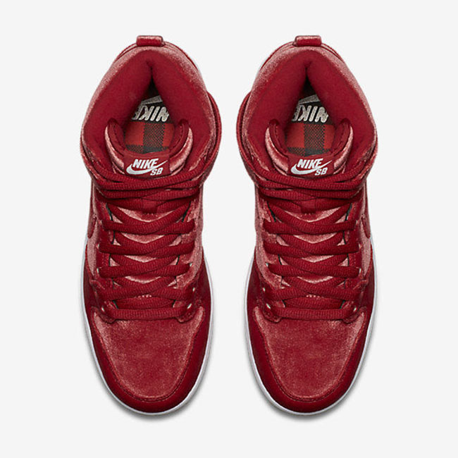 Nike SB Dunk High Santa Claus