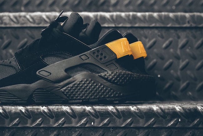 Nike Air Huarache Black Metallic Gold