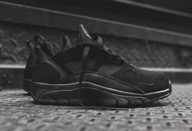 nike air trainer huarache low black