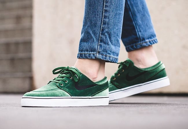 Nike SB Stefan Janoski Green Velvet Christmas On Feet