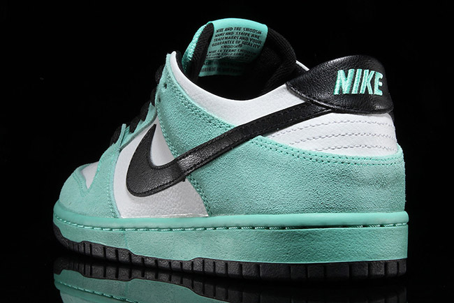 Sea Crystal Nike SB Dunk Low