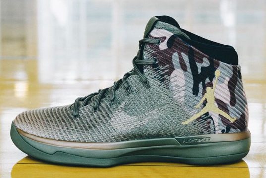 Air Jordan True Flight Sneakers Golden Nike Snakes Football Boots