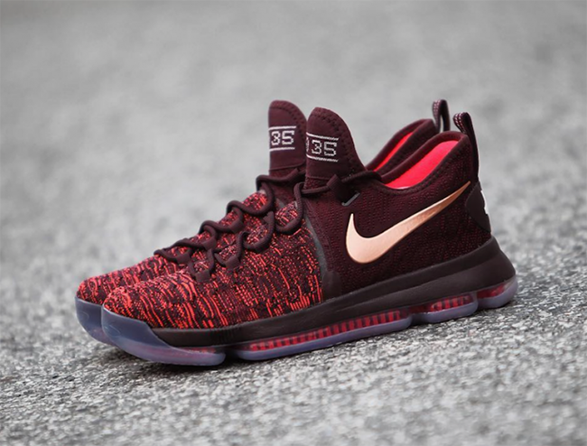 Closer Look at the Nike KD 9 Christmas ‘The Sauce’