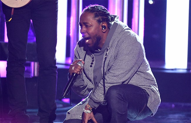 Kendrick Lamar Performs in Reebok Classic Leather Lux at AMA’s