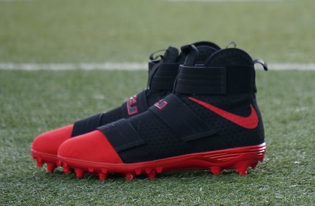 lebron soldier 11 football cleats