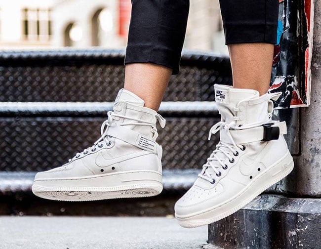 air force 1 utility black on feet